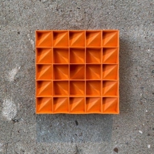 Wandreliëf oranje